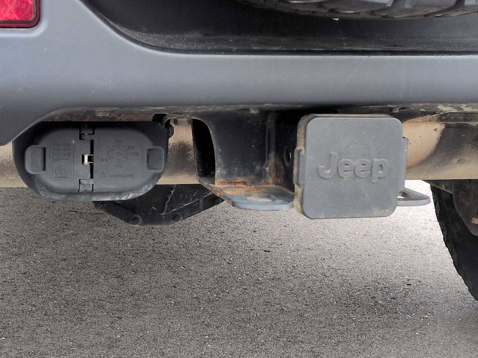 Used 2018 Jeep Wrangler Unlimited Sahara AWD/4WD image 34