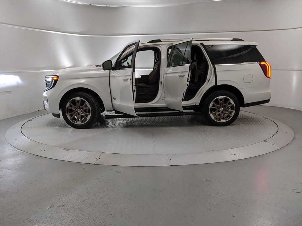 New 2025 Ford Expedition King Ranch image 11
