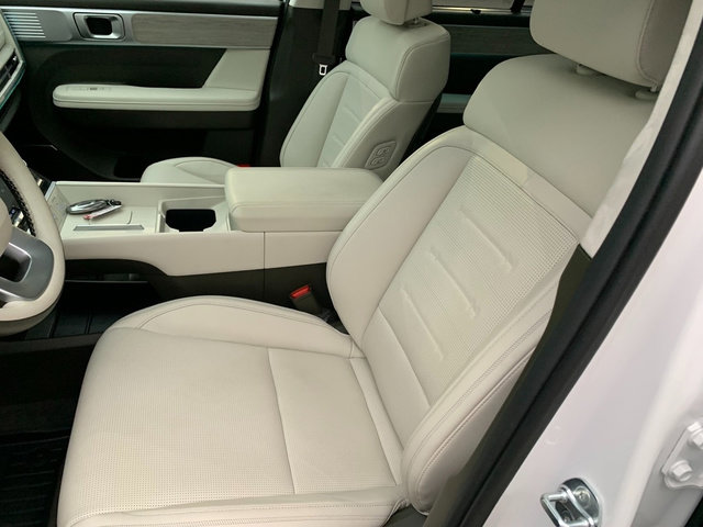 Used 2025 Hyundai Santa Fe Calligraphy image 18