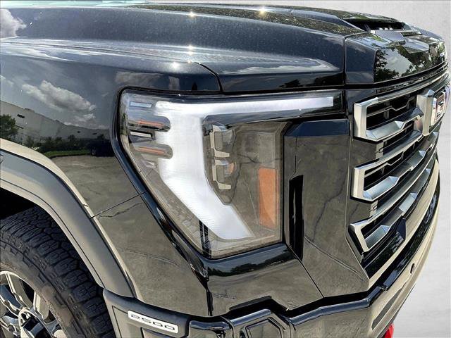Used 2025 GMC Sierra 2500 AT4 w/ AT4 Premium Plus Package AWD/4WD image 28