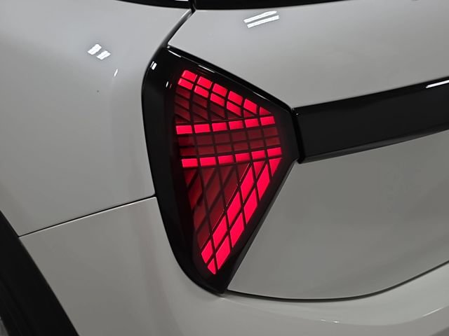 Used 2025 MINI Cooper 2-Door Hardtop FWD image 29