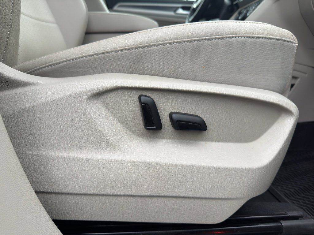 Used 2021 Volkswagen Atlas SEL R-Line image 30