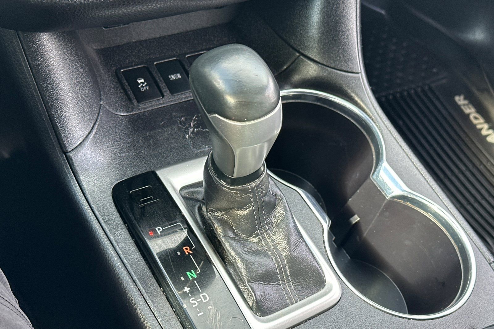 Used 2019 Toyota Highlander Plus FWD image 22