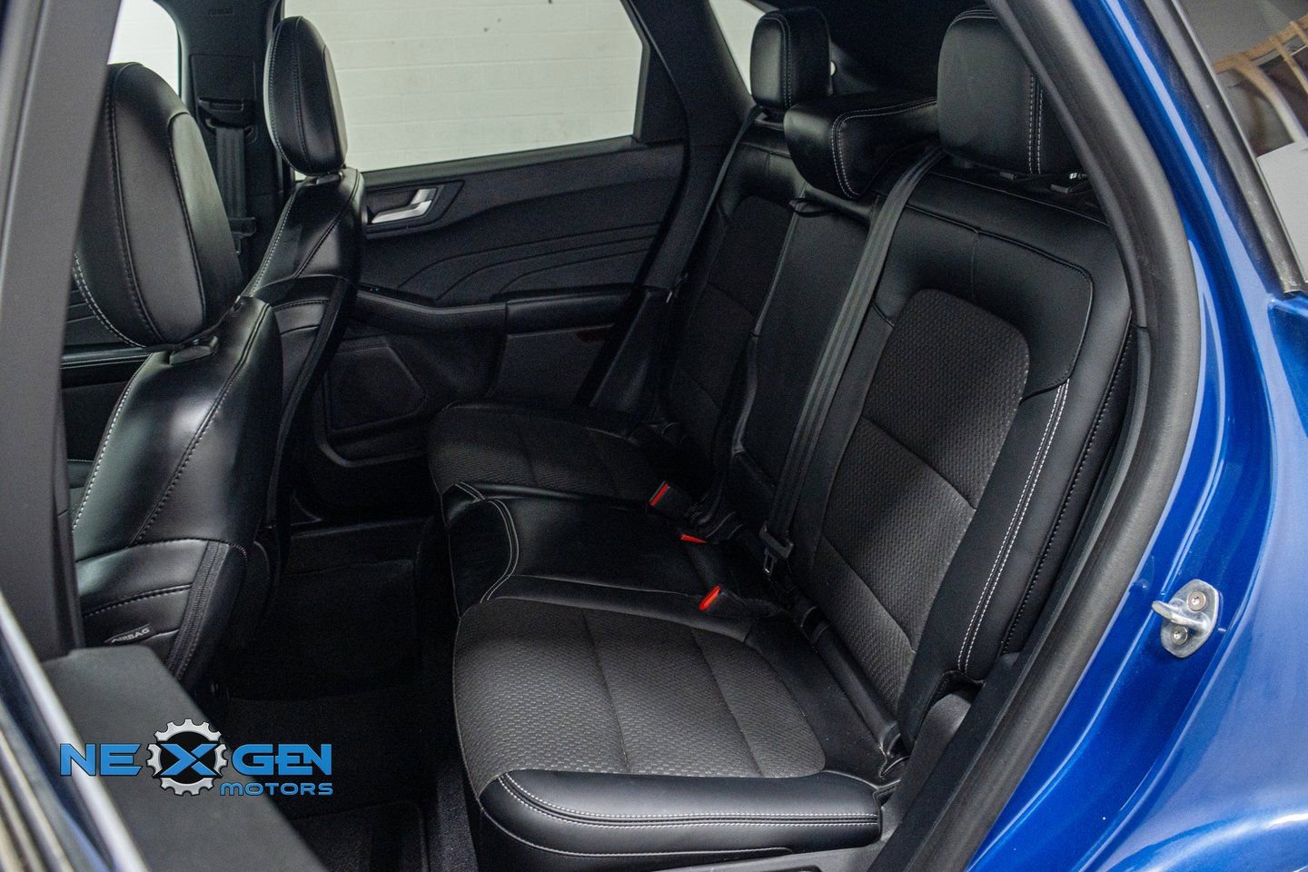 Used 2023 Ford Escape SE image 28