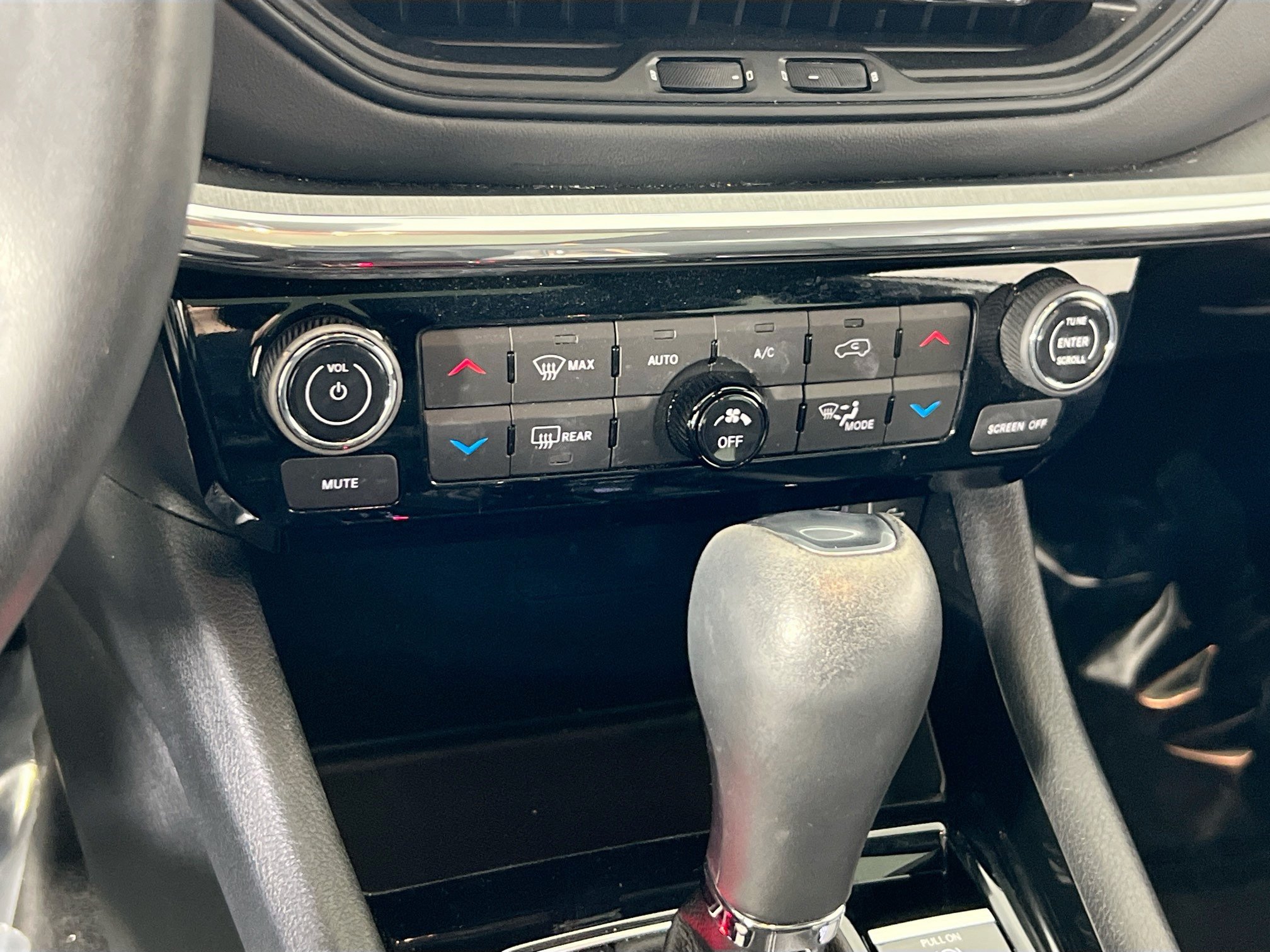 Used 2022 Jeep Compass High Altitude AWD/4WD image 16