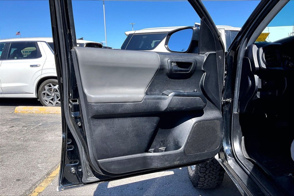 Used 2022 Toyota Tacoma SR w/ SR Convenience Package AWD/4WD image 21