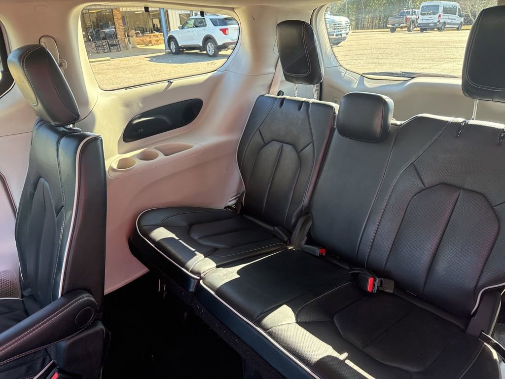 Used 2024 Chrysler Pacifica Limited image 15