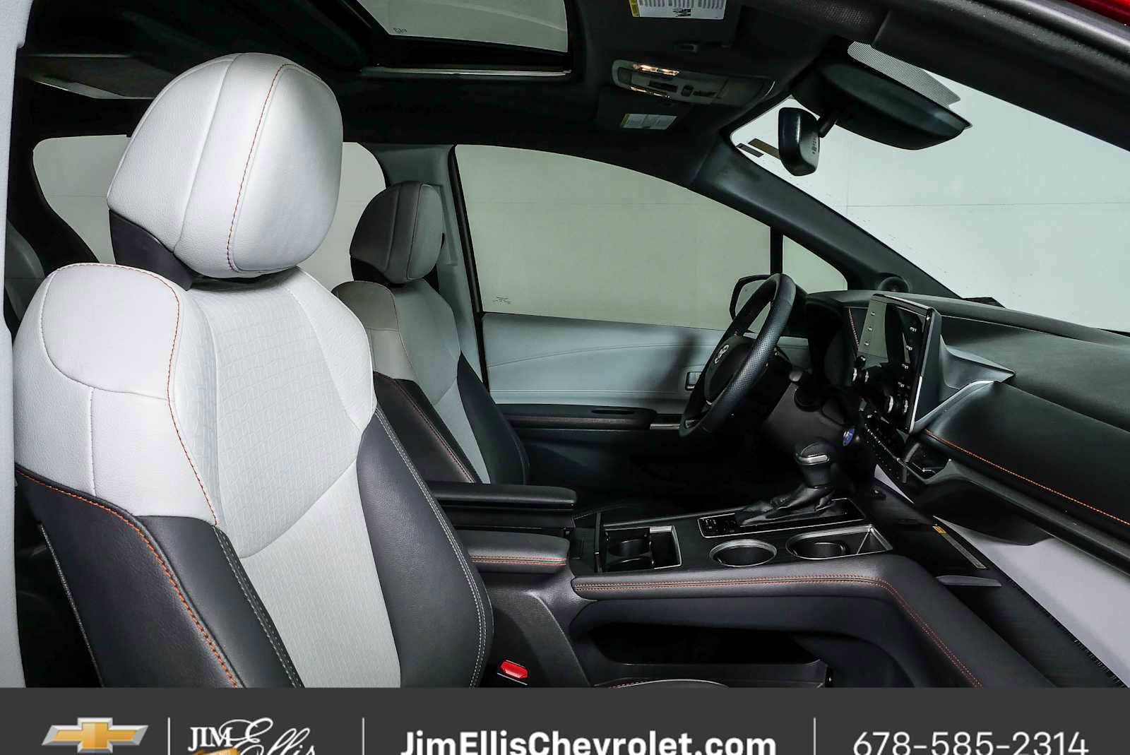 Used 2021 Toyota Sienna XSE w/ XSE Plus Package FWD image 23