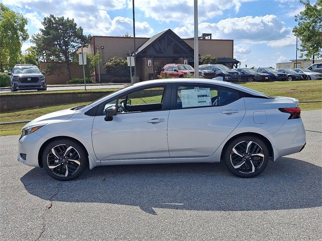 New 2025 Nissan Versa SR w/ Trunk Package image 7
