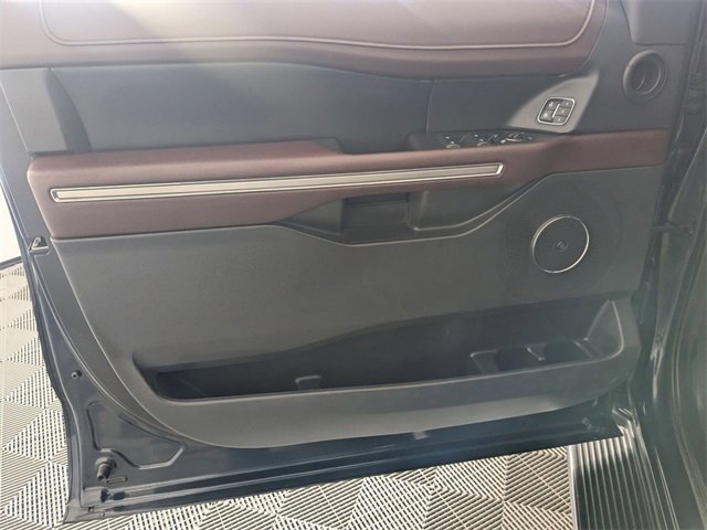 Used 2023 Ford Expedition Max Limited image 10