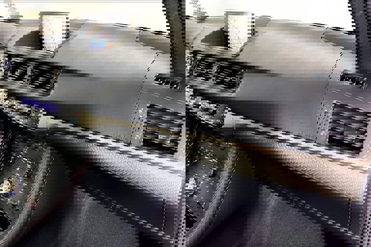 Used 2016 Lexus CT 200h image 17