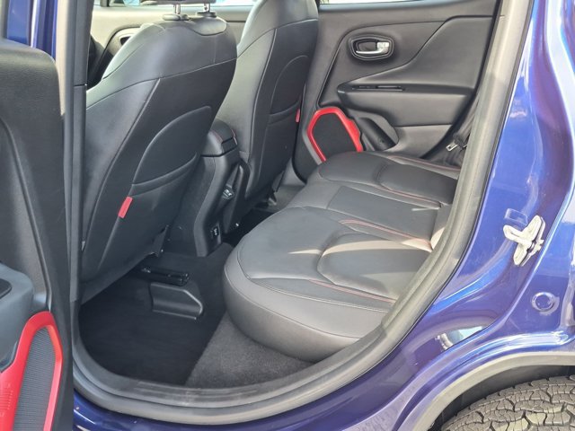 Used 2019 Jeep Renegade Trailhawk AWD/4WD image 16
