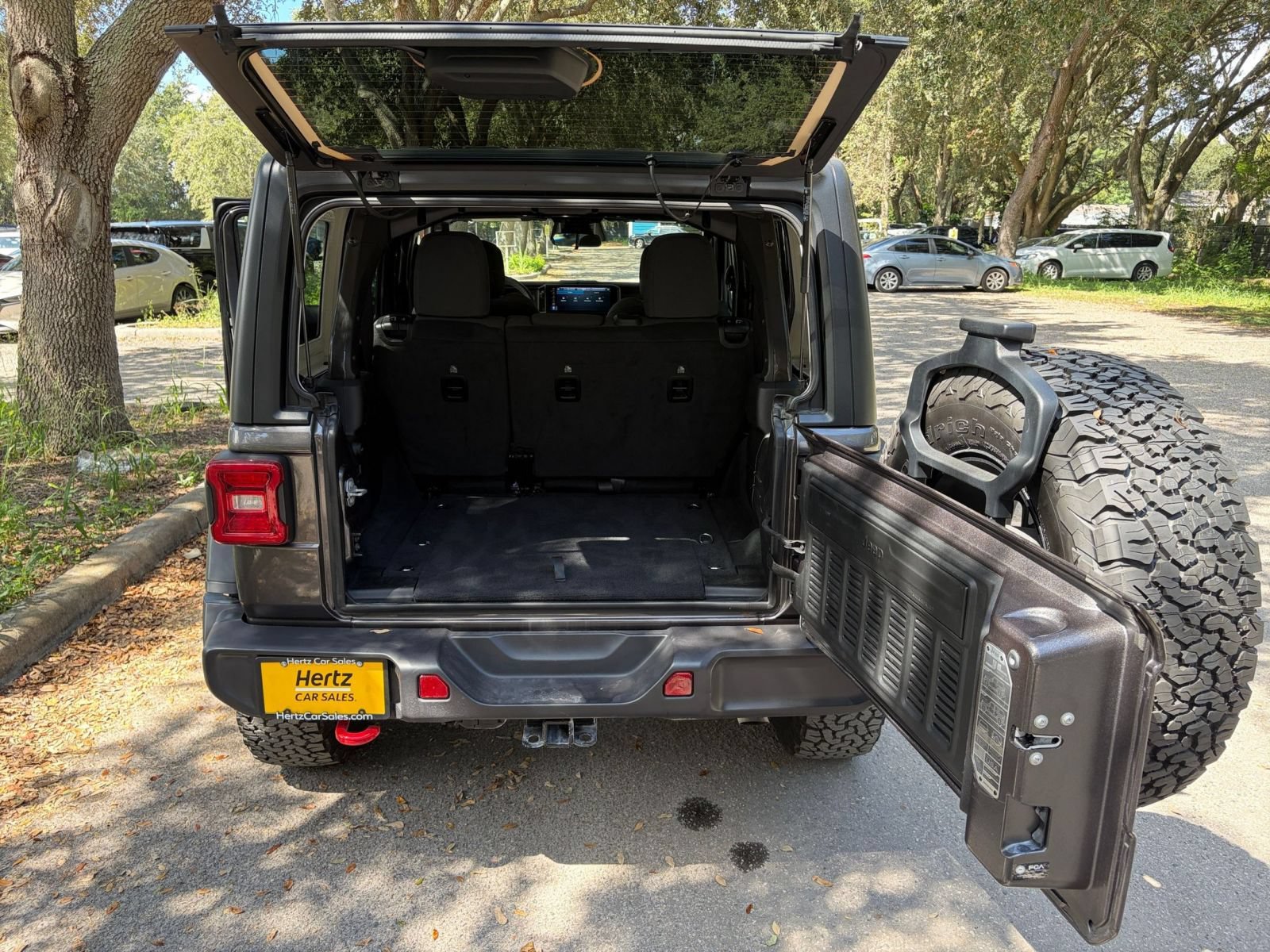 Used 2026 Jeep Wrangler Unlimited Rubicon AWD/4WD image 31