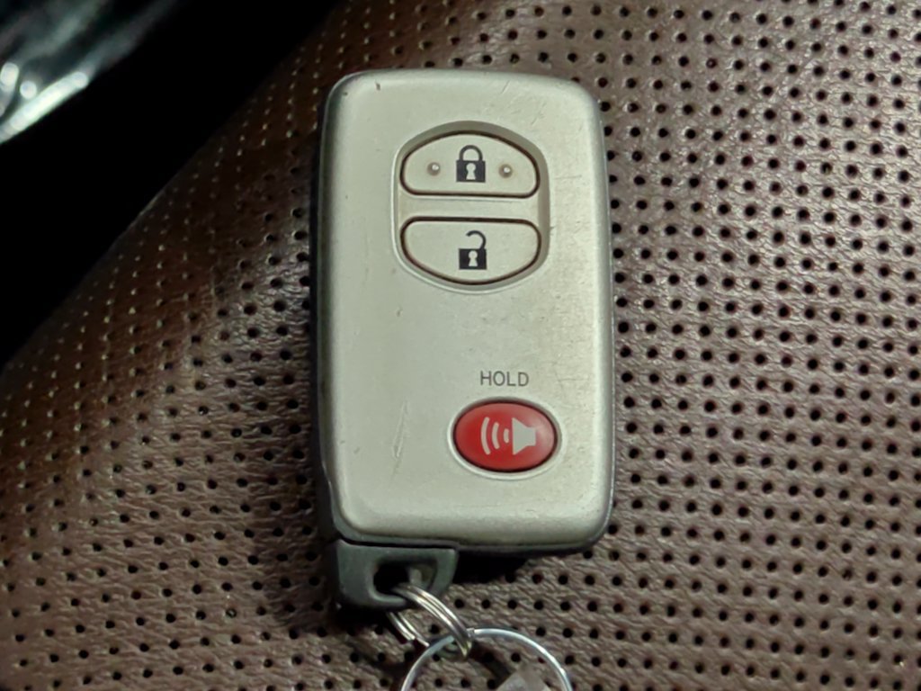 Used 2018 Toyota 4Runner Limited AWD/4WD image 15