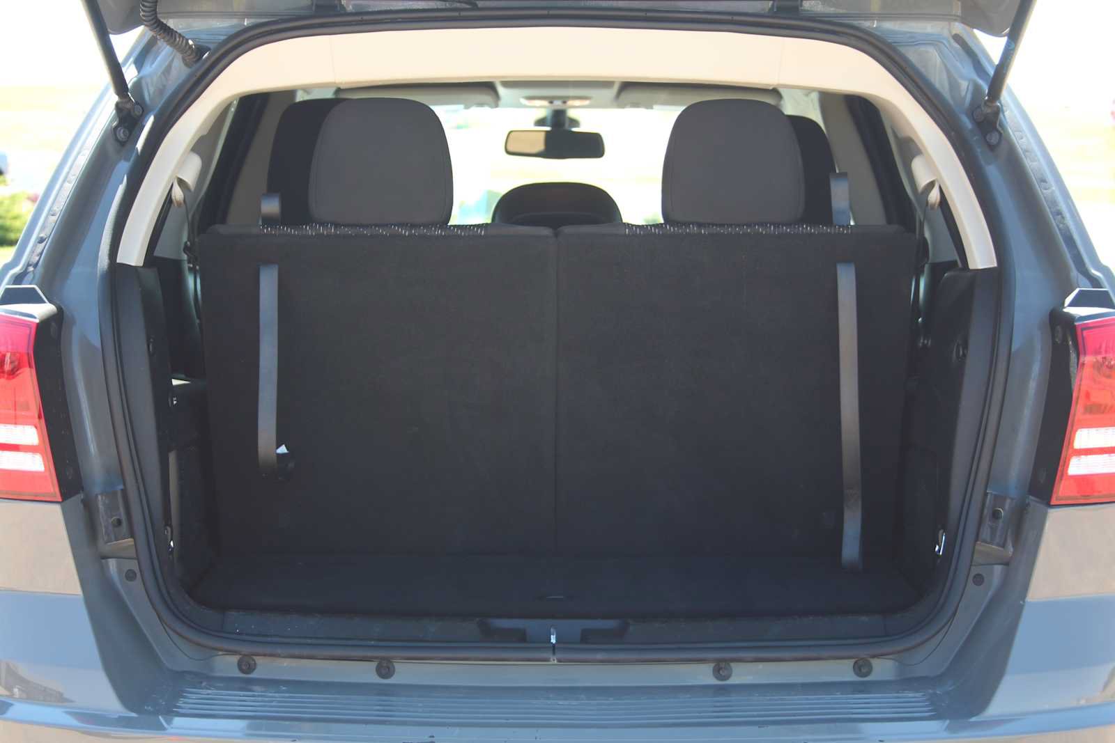 Used 2020 Dodge Journey SE w/ Blacktop Package FWD image 11