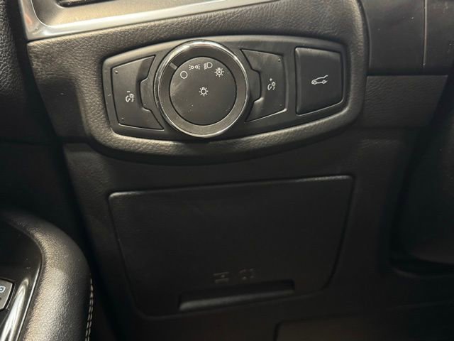 Used 2018 Ford Edge Titanium w/ Technology Package image 23