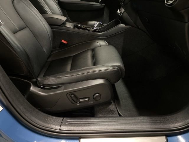 Used 2025 Volvo XC40 B5 Plus AWD/4WD image 88