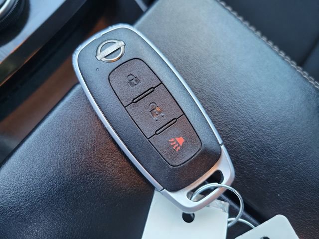 Used 2024 Nissan Rogue S image 33