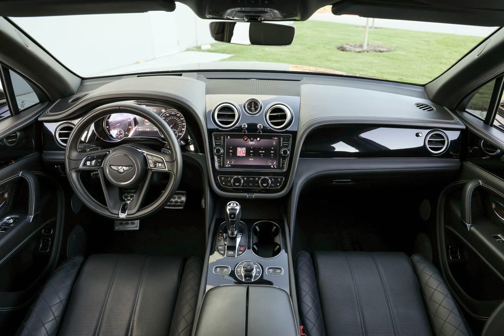 Used 2018 Bentley Bentayga image 34
