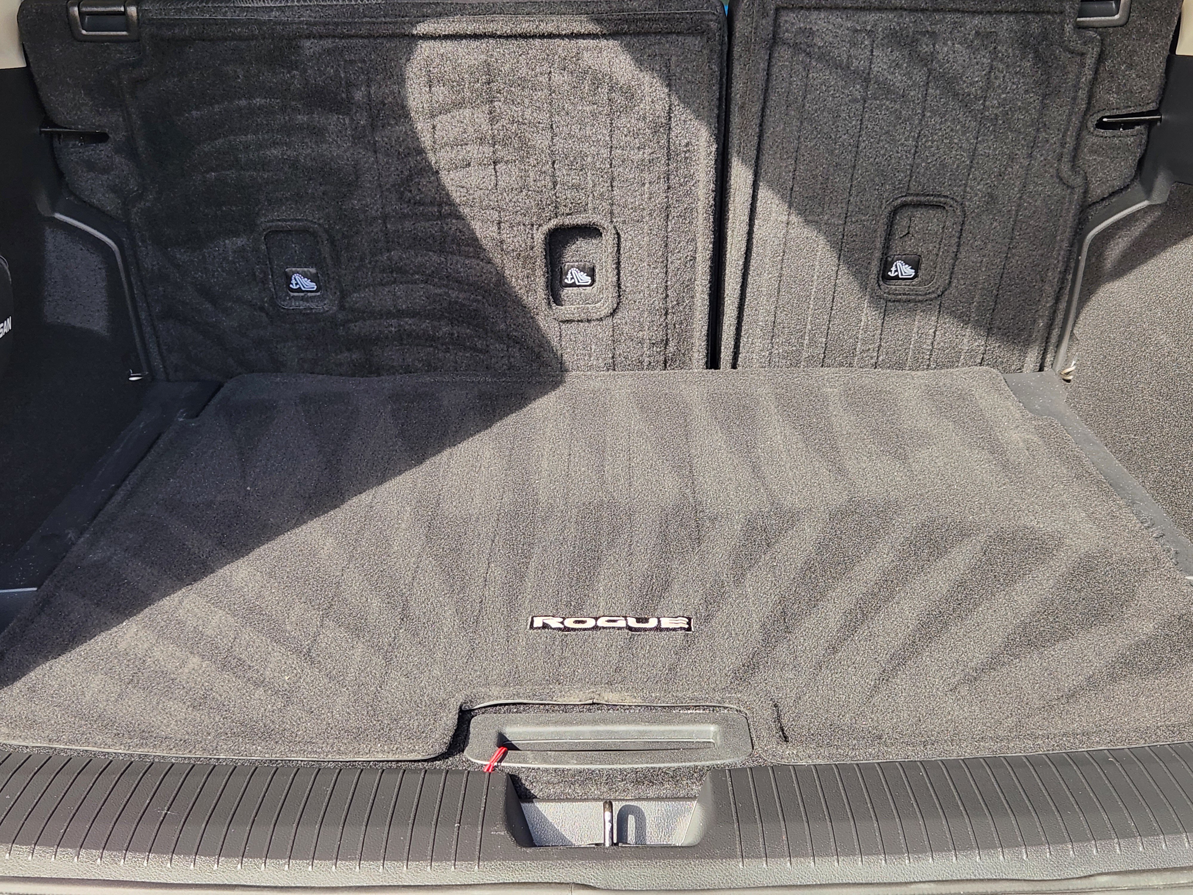 Used 2025 Nissan Rogue SV FWD image 35