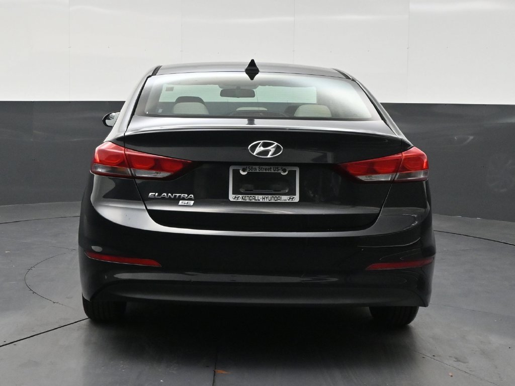 Used 2017 Hyundai Elantra SE FWD image 4