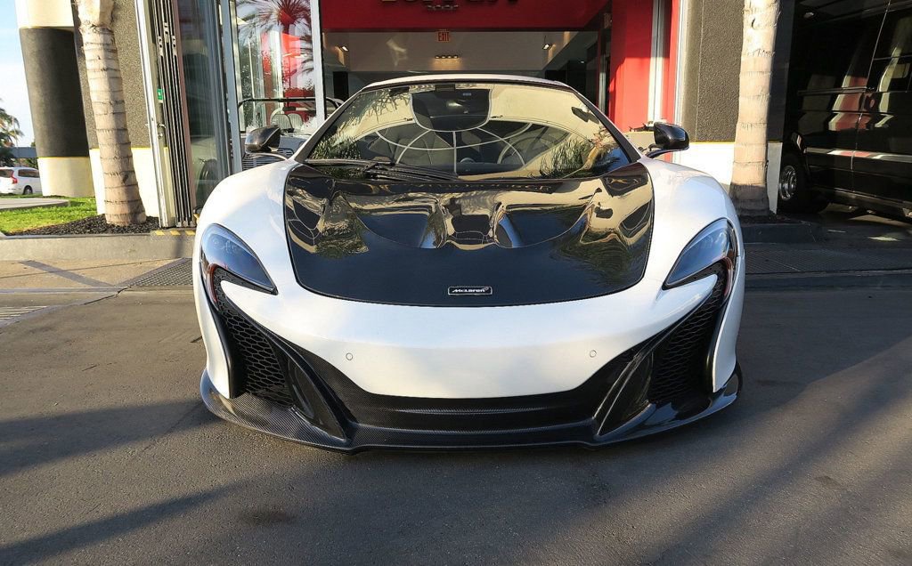 Used 2015 McLaren 650S Spider image 3