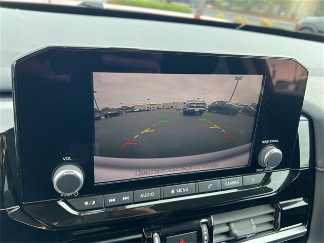 Used 2022 Nissan Pathfinder SV image 21