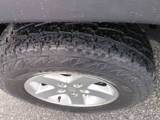 Used 2015 Jeep Wrangler Sport image 11