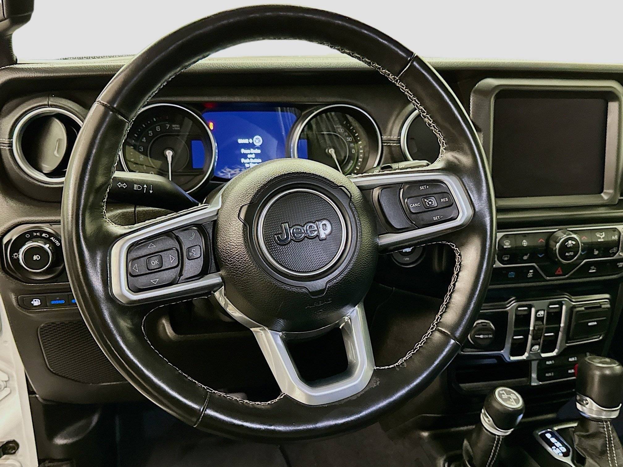 Used 2021 Jeep Wrangler Sahara w/ Cold Weather Group image 18