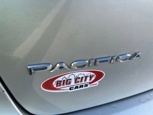 Used 2023 Chrysler Pacifica Touring-L FWD image 63