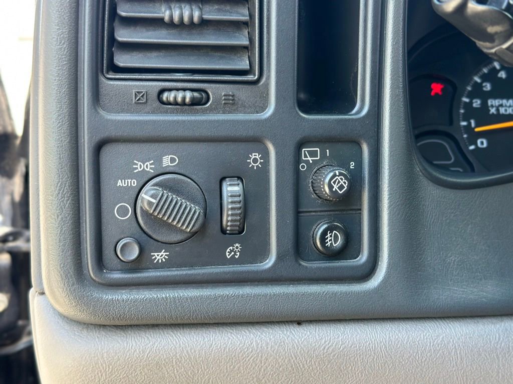 Used 2005 GMC Yukon SLE w/ Cargo Package RWD image 32