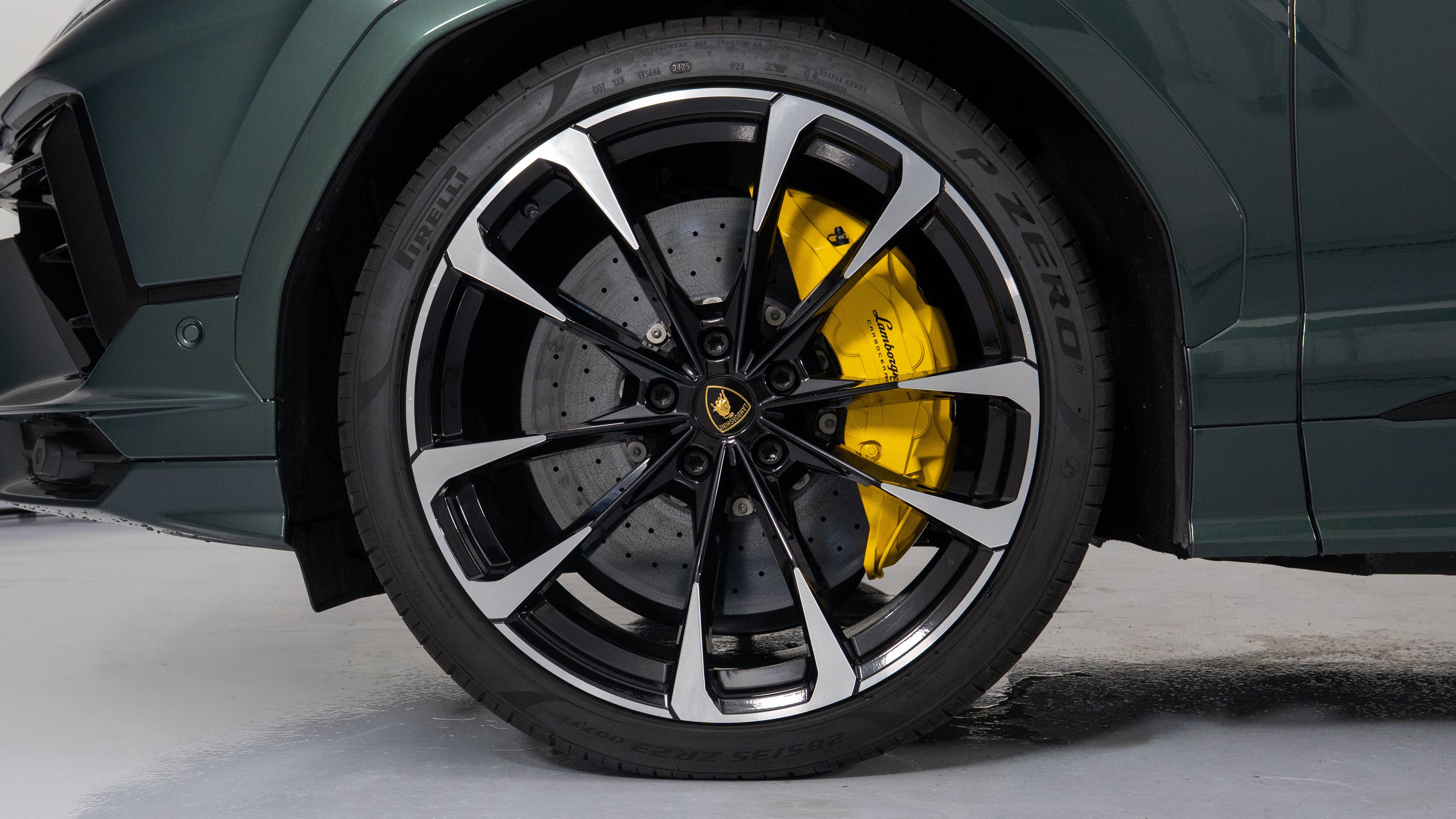 Used 2024 Lamborghini Urus S AWD/4WD image 9