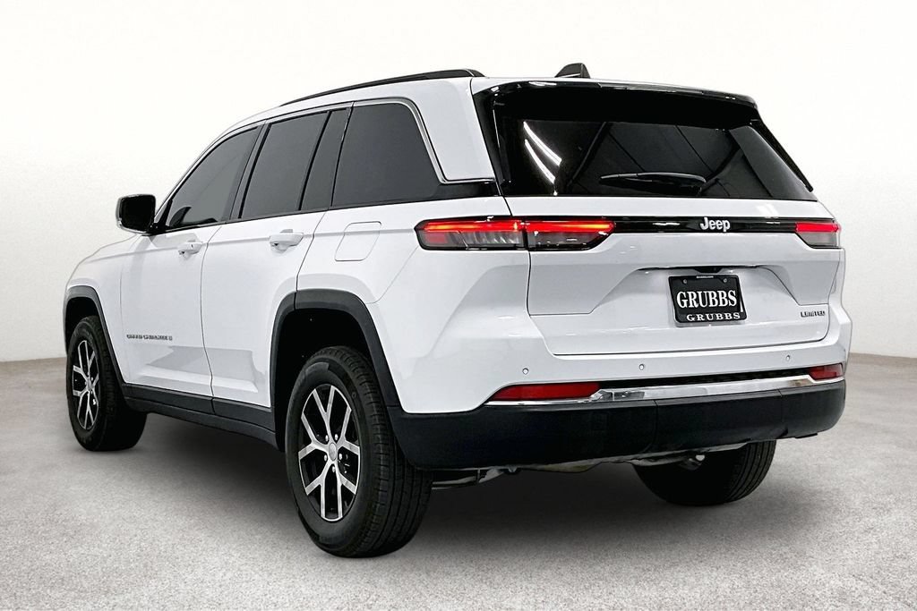 Used 2024 Jeep Grand Cherokee Limited RWD image 15