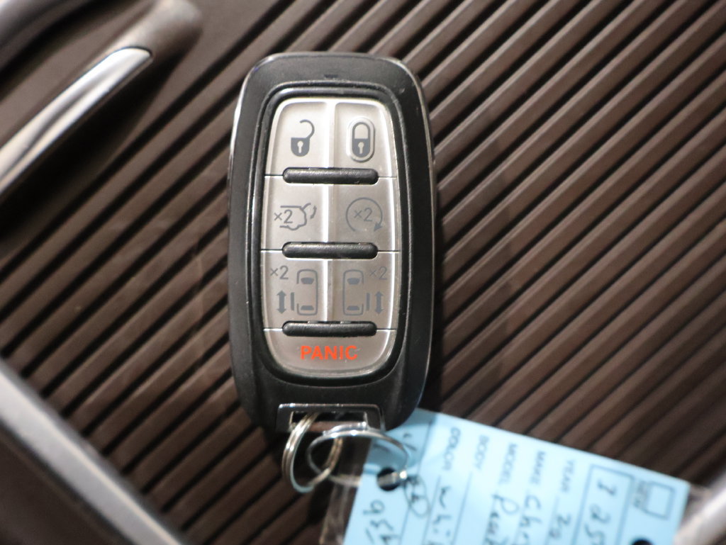 Used 2018 Chrysler Pacifica Touring-L Plus FWD image 29