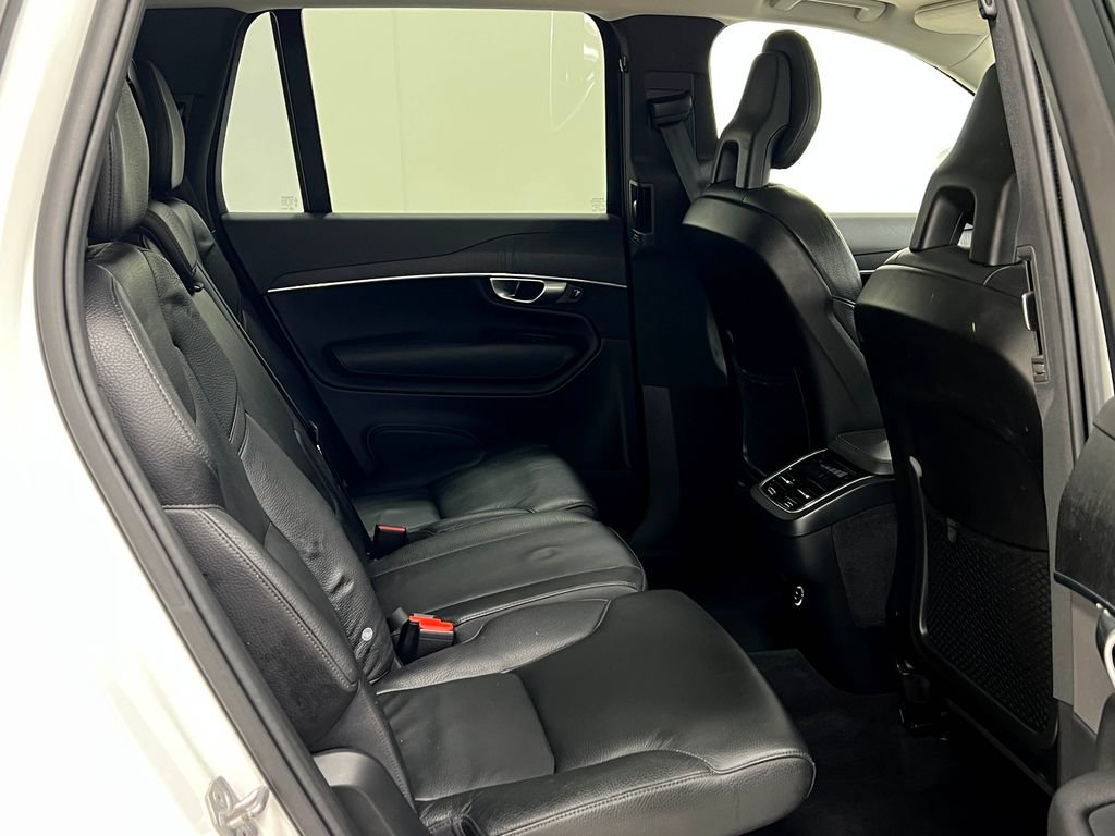 Used 2020 Volvo XC90 T6 Momentum AWD/4WD image 36