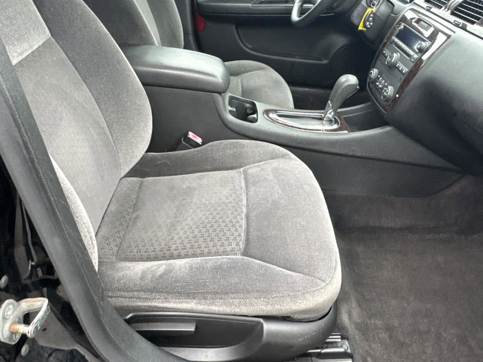 Used 2015 Chevrolet Impala LT w/ LT Sunroof Package image 19