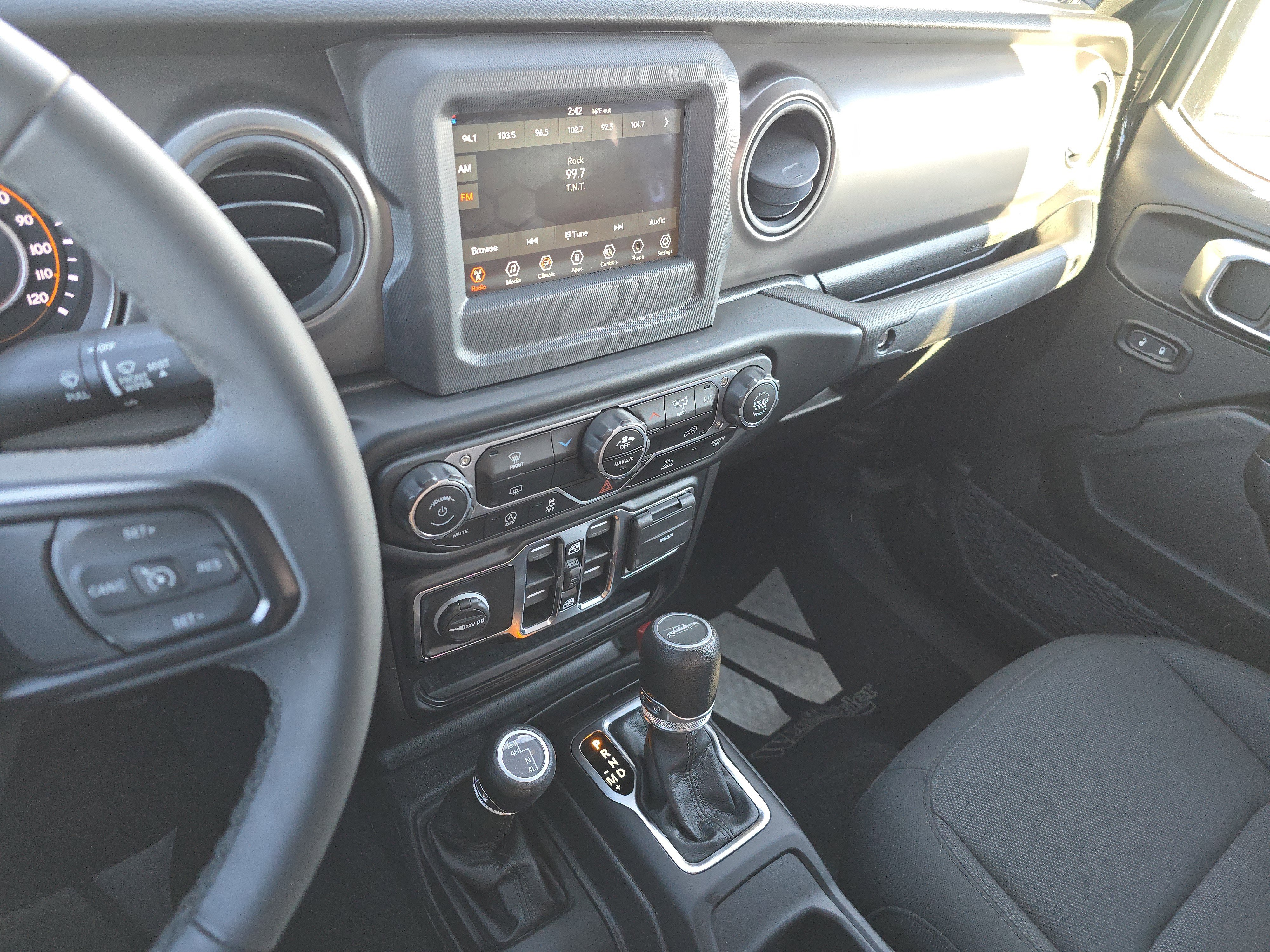 Used 2023 Jeep Gladiator Sport image 25