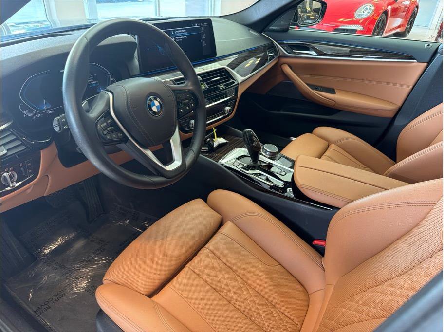 Used 2023 BMW 530e w/ Premium Package RWD image 20