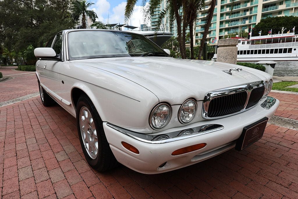 Used 2003 Jaguar XJ8 RWD image 17