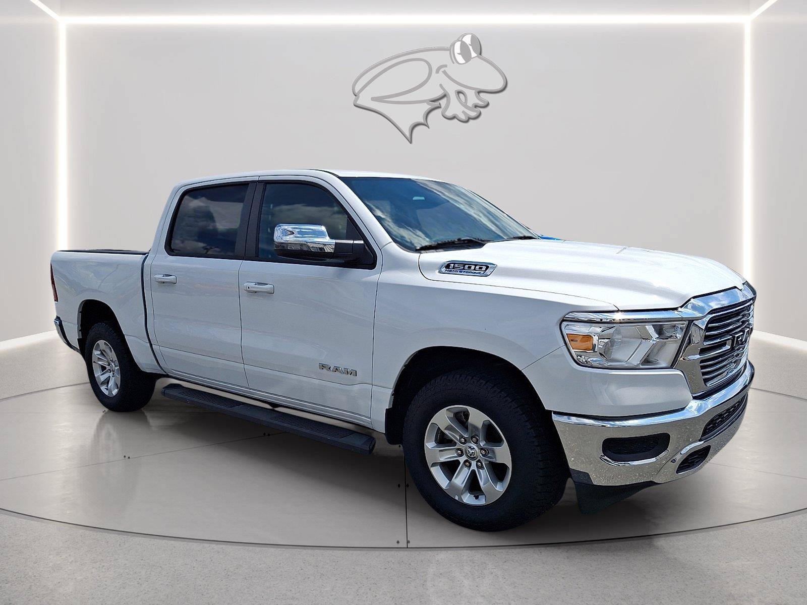 Used 2024 RAM 1500 Laramie AWD/4WD image 6