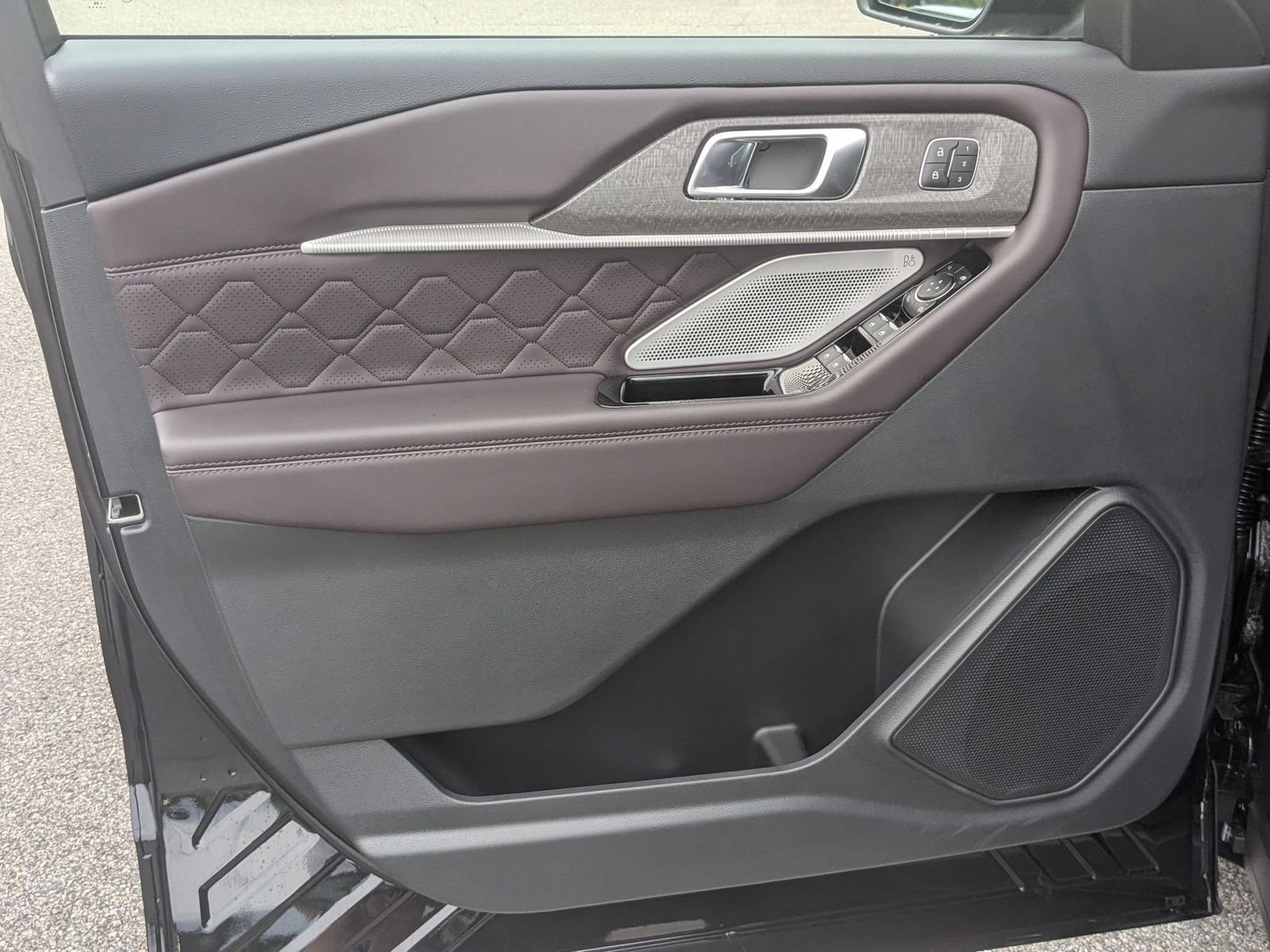 New 2026 Ford Explorer Platinum w/ LUX Leather Package AWD/4WD image 11