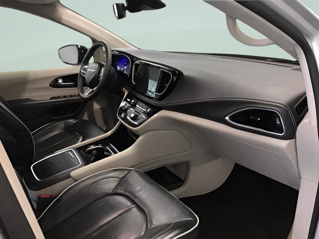 Used 2024 Chrysler Pacifica Limited FWD image 14
