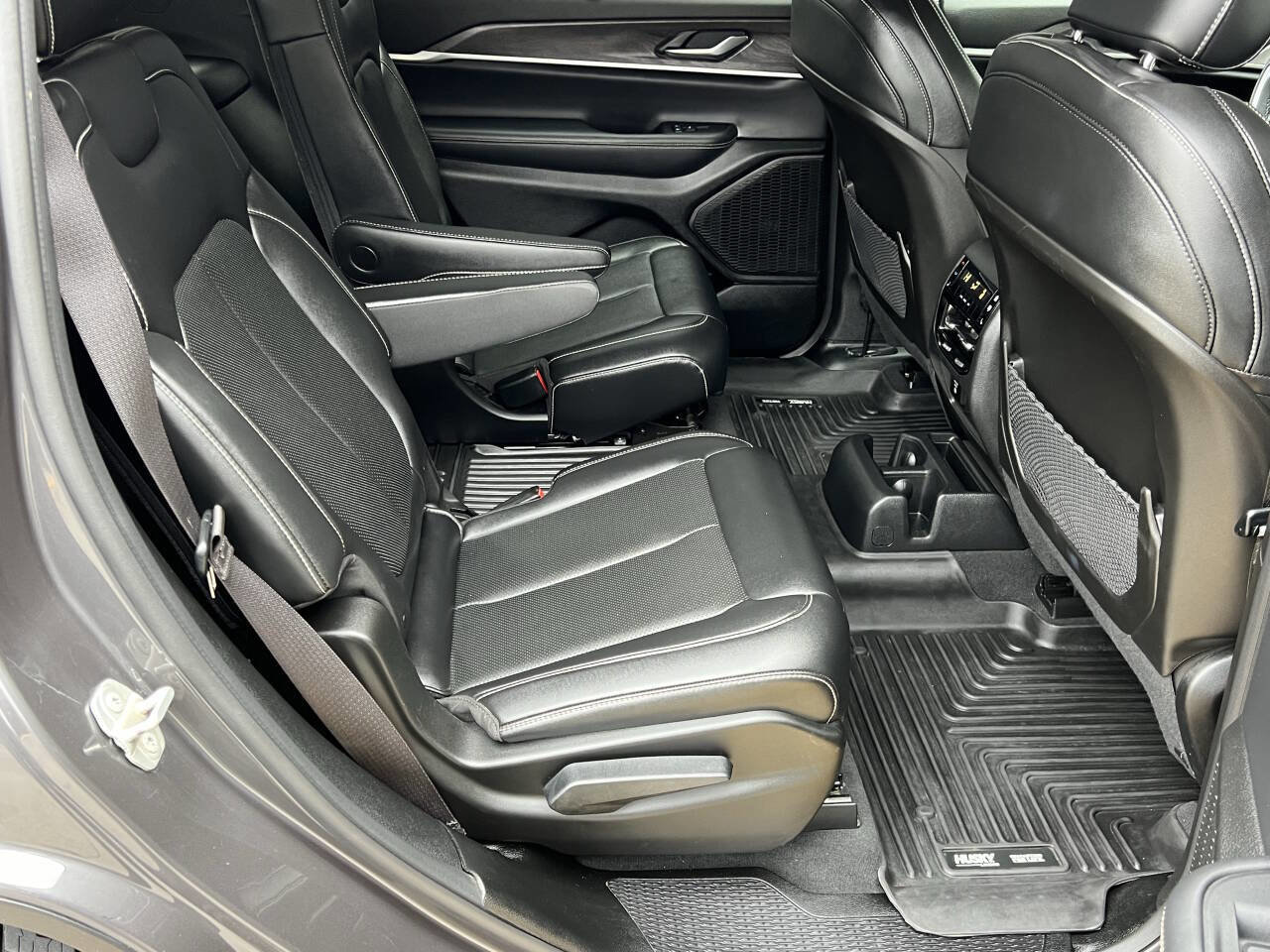 Used 2023 Jeep Grand Cherokee L Limited w/ Luxury Tech Group II image 21