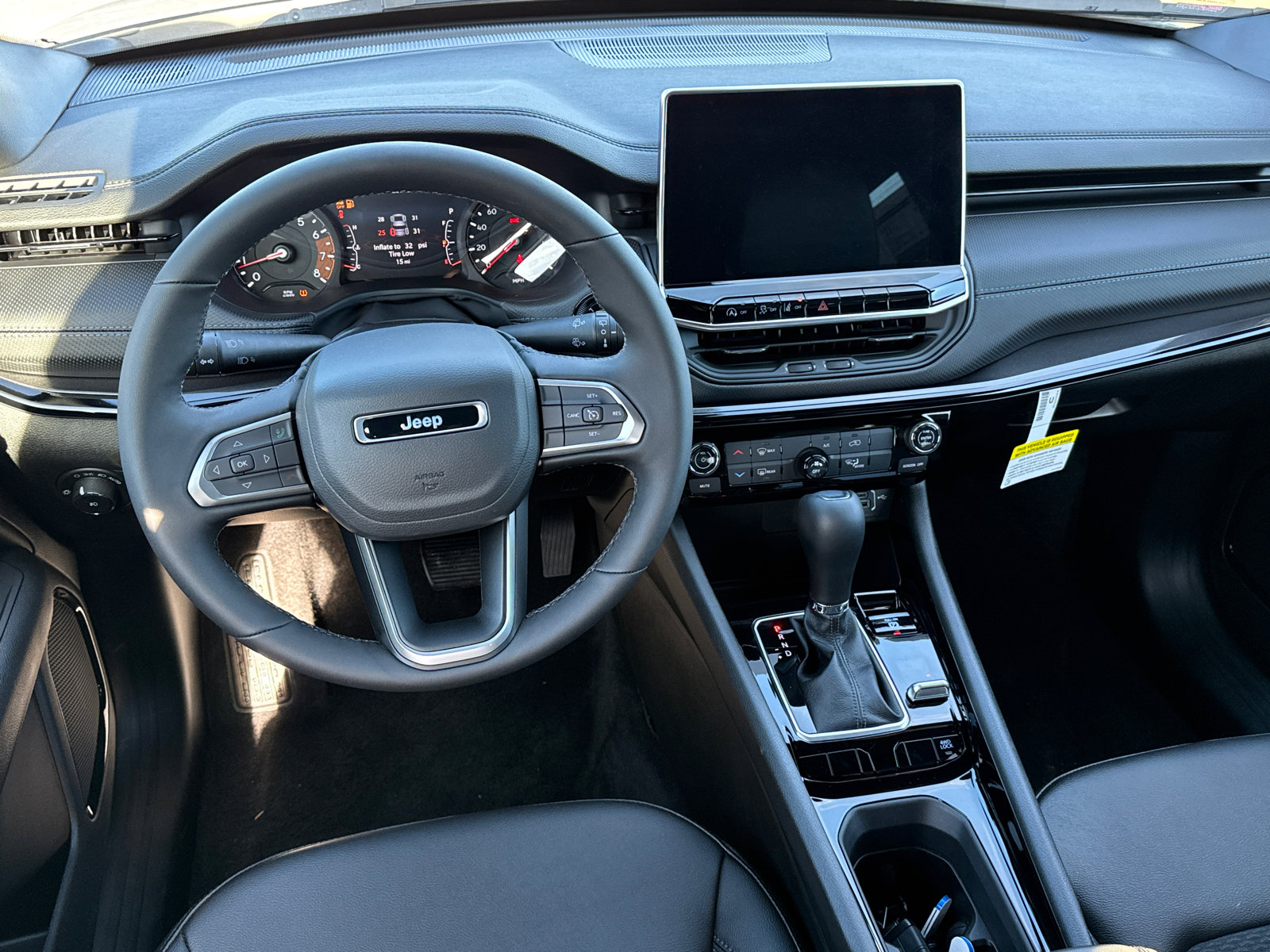 New 2025 Jeep Compass Latitude w/ Altitude Special Edition image 23