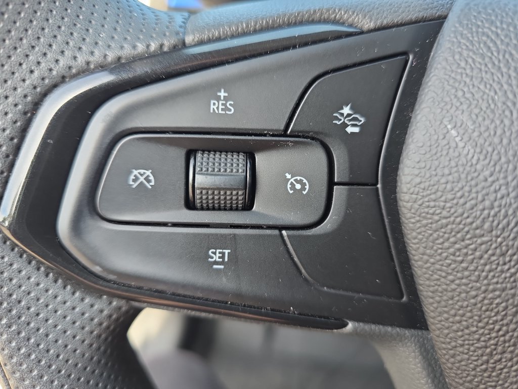 Used 2024 Chevrolet Trax LS w/ LS Convenience Package FWD image 18