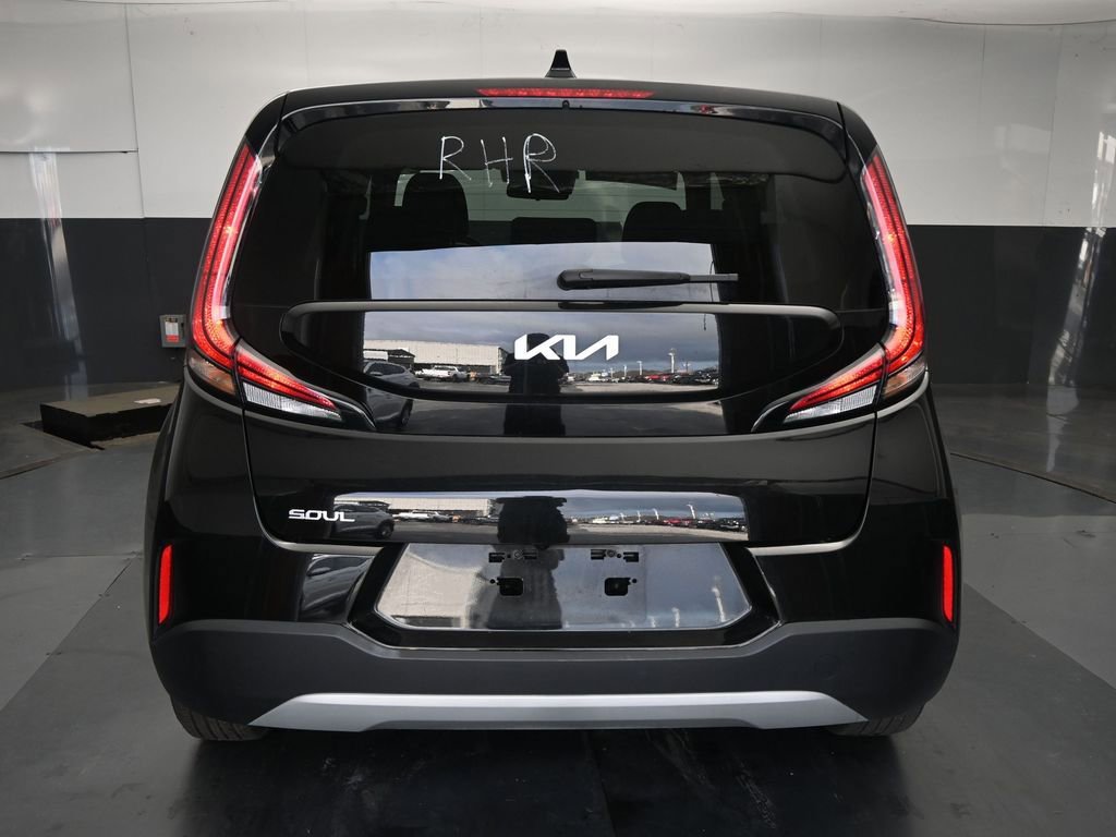 Used 2025 Kia Soul LX w/ LX Technology Package image 10