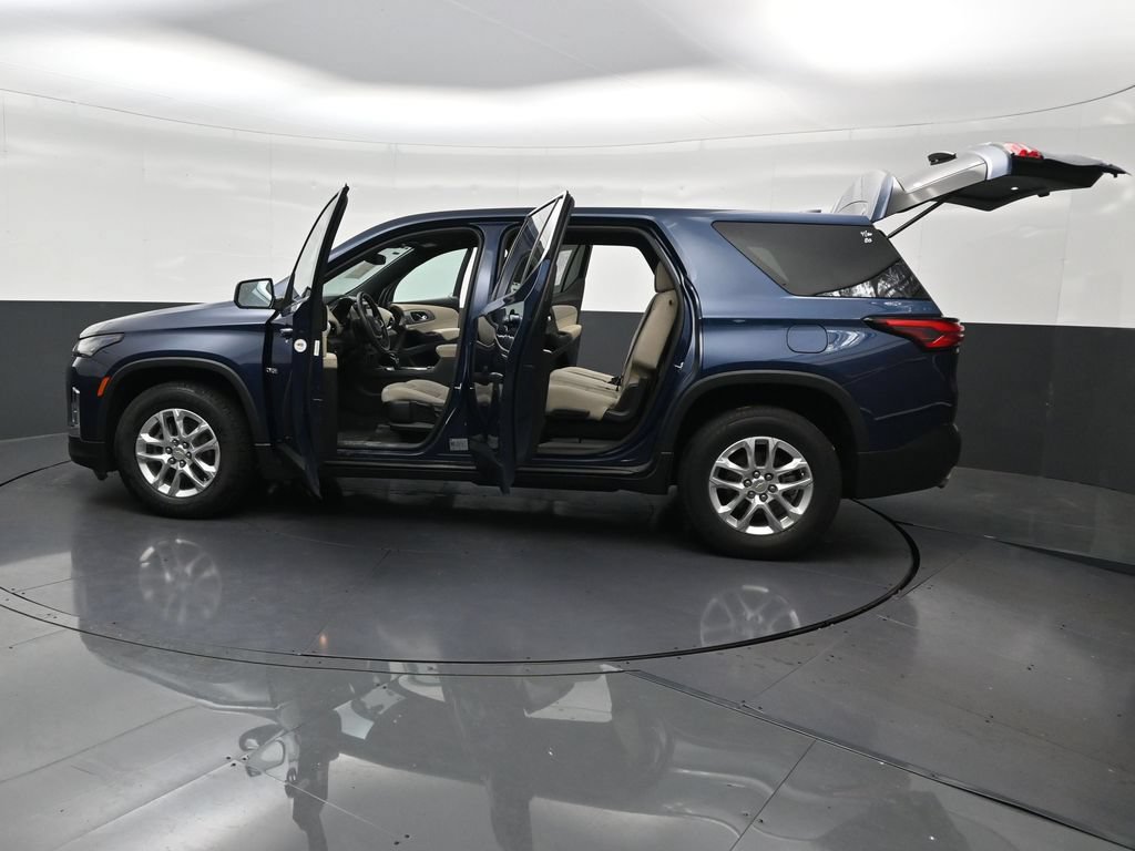 Used 2022 Chevrolet Traverse LS FWD image 33