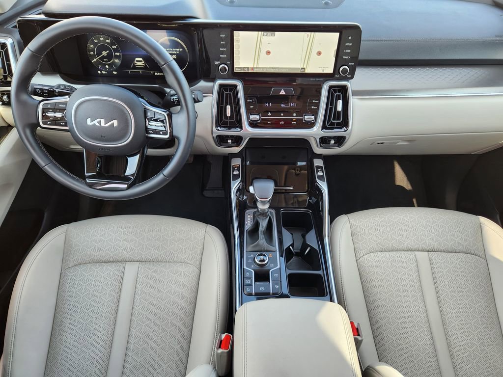 Certified 2023 Kia Sorento SX image 11