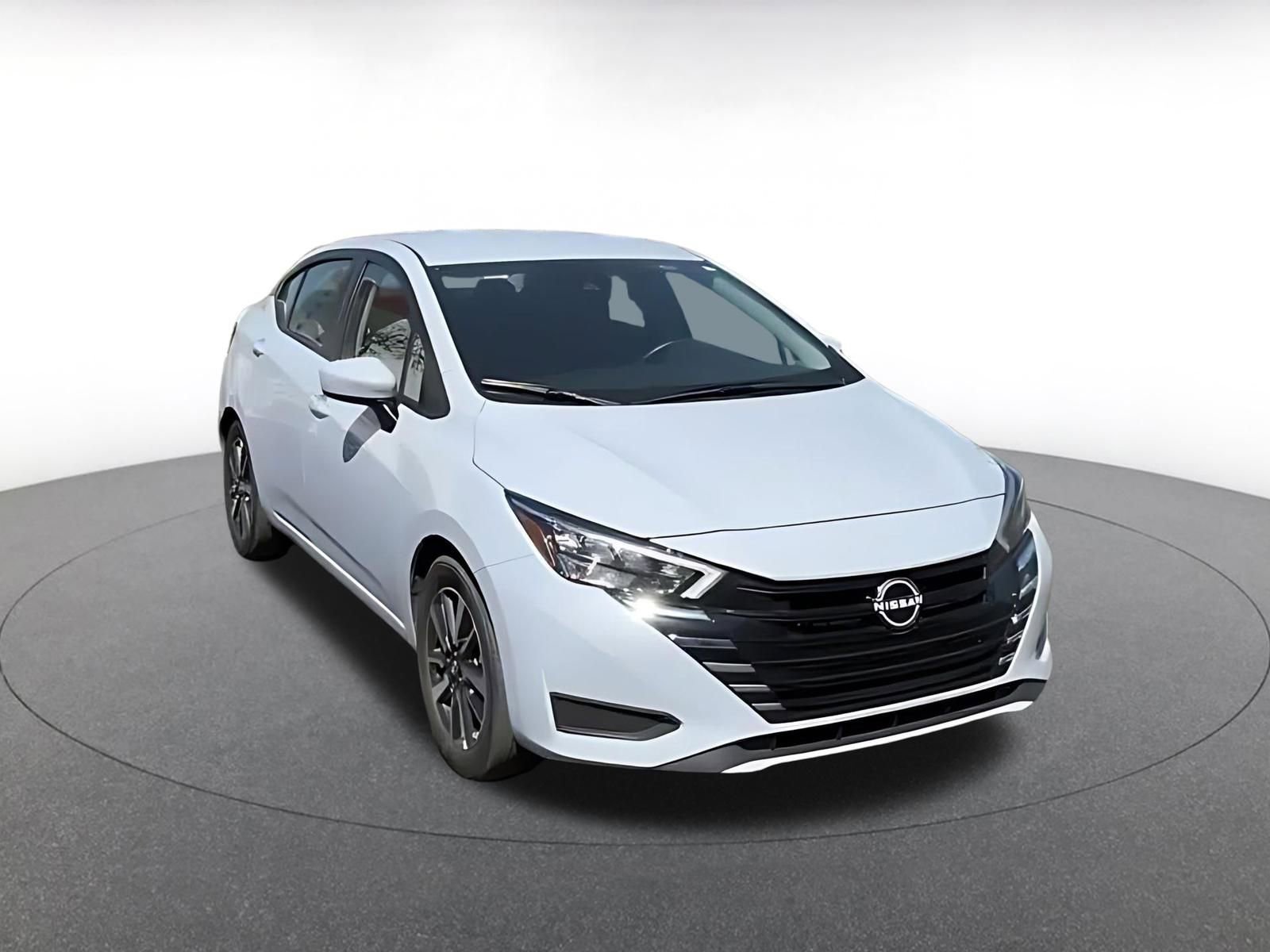 Used 2025 Nissan Versa SV FWD image 3