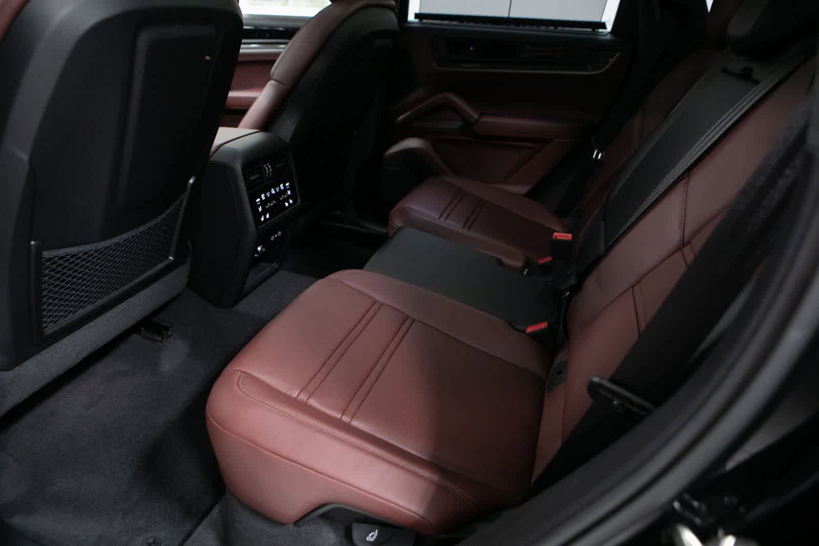 New 2026 Porsche Cayenne Turbo AWD/4WD image 29